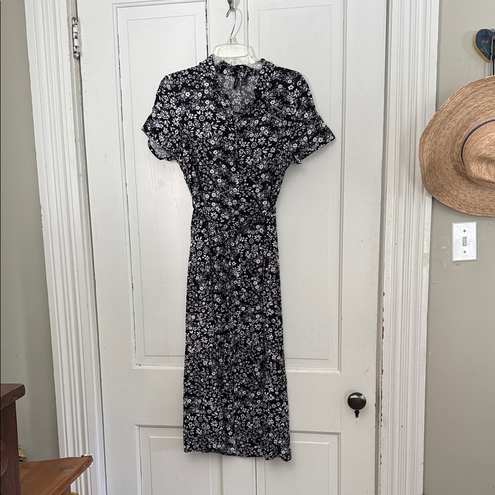 Floral Black and White Dress L button front